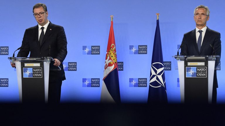 Serbien will nicht der NATO beitreten – Aufrüstung nur zur Verteidigung — RT DE