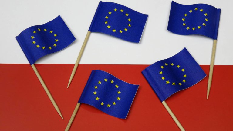 EU will Leistungen für Polen kürzen – wenn die verhängten Strafen nicht bezahlt werden — RT DE