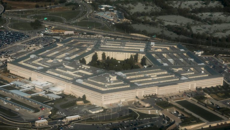 Pentagon versetzt Tausende Soldaten in erhöhte Alarmbereitschaft — RT DE