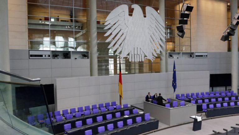 Bundestag tagt heute drei Stunden zur Impfpflicht — RT DE