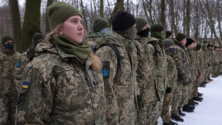 Ukrainisches Innenministerium plant Übungen für Zivilbevölkerung — RT DE