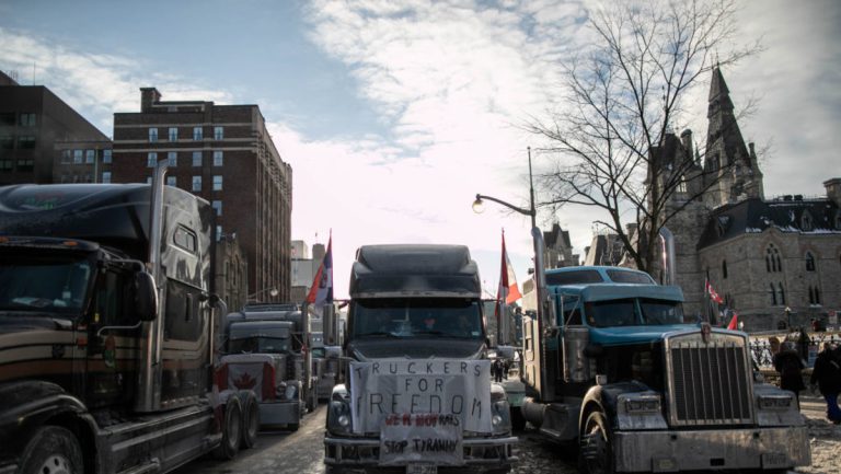 „Distanzieren uns von den Protesten“ – GoFundMe friert 9 Millionen Dollar für kanadische Trucker ein — RT DE