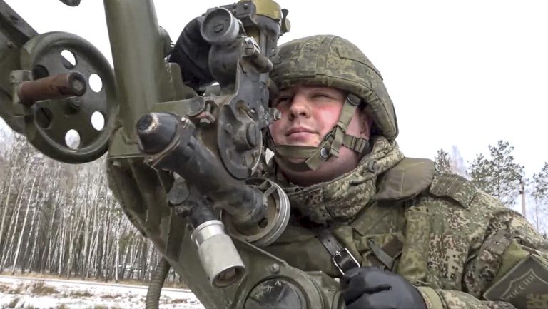 Russische Truppen werden nach Übungen Weißrussland verlassen — RT DE