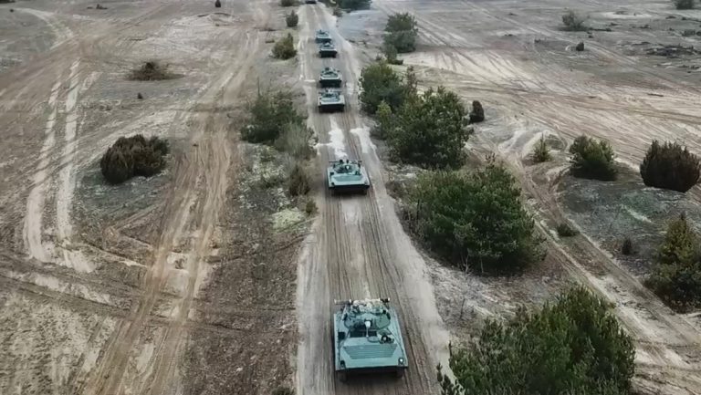 Truppen im Süden und Westen Russlands kehren nach massiven Übungen in ihre Kasernen zurück — RT DE
