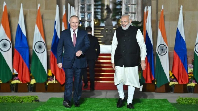 Indien sucht nach Mitteln, um westliche Sanktionen zu umgehen — RT DE
