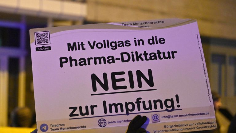 Wissenschaftler warnen Bundestagsabgeordnete vor Impfpflicht — RT DE