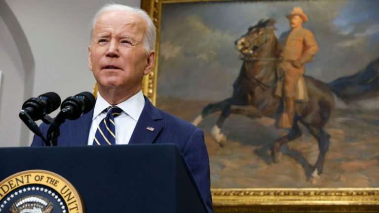 Ehemaliger Leibarzt des Weißen Hauses fordert kognitiven Test für Präsident Biden — RT DE