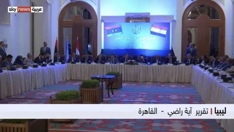 Libyens rivalisierende Regierungen treffen sich in Ägypten zu Gesprächen über Wahlgesetz — RT DE
