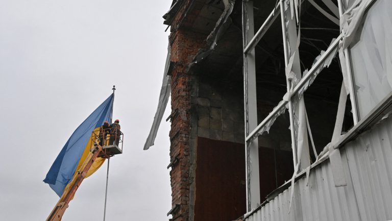 Ukraine will für Wiederaufbau Zugriff auf eingefrorene russische Staatsgelder — RT DE