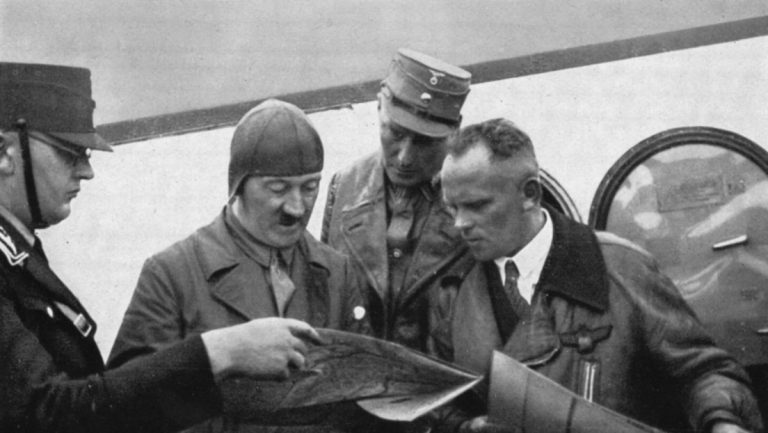 FSB veröffentlicht Archivdokumente zu Hitlers Selbstmord – Erinnerungen seines Piloten Hans Baur — RT DE