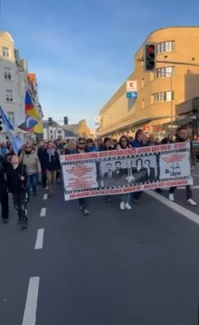Eisenach 11.04.2022 Dokumentation Demonstration gegen die grünen Kinderschänder! Horst Braun Teil 2