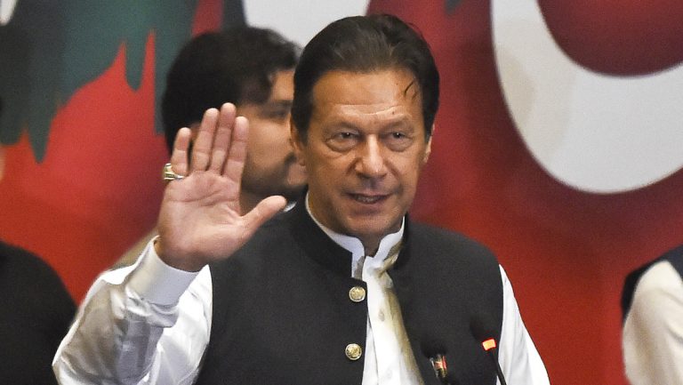 Imran Khan wird wegen Blasphemie angeklagt — RT DE