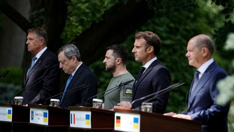 Ukrainische Regierung fühlt sich von deutscher Seite Druck zu Verhandlungen ausgesetzt — RT DE