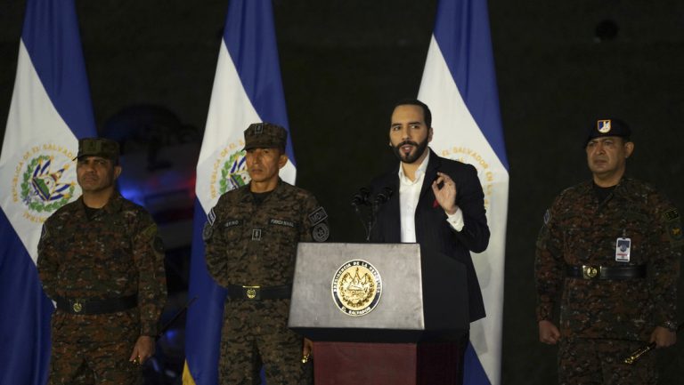 El Salvador – Der Krieg des Präsidenten Bukele gegen die kriminellen Banden — RT DE