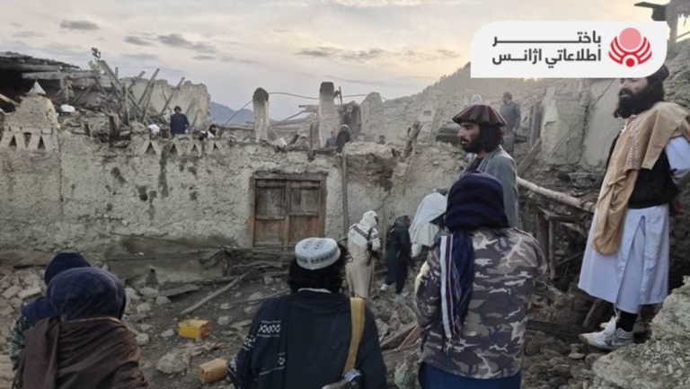 Mindestens 280 Tote und 600 Verletzte nach heftigem Erdbeben nahe pakistanischer Grenze — RT DE