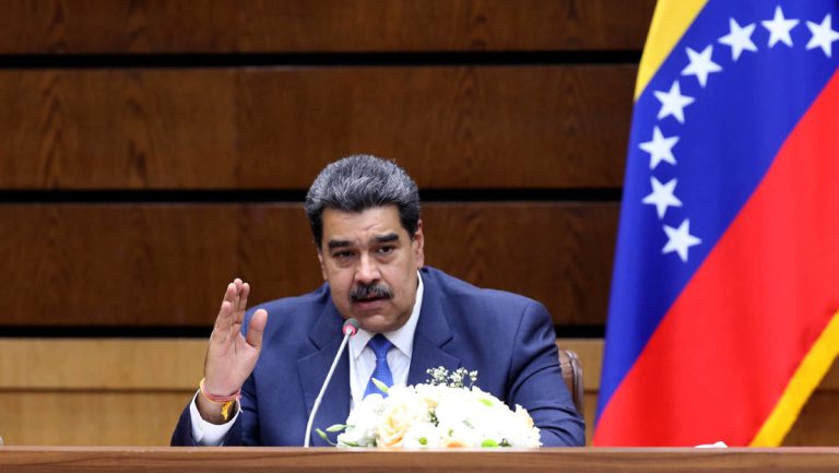 Öffnung gegenüber dem Westen? Maduro lädt französische Erdöl- und Gas-Unternehmen nach Venezuela ein — RT DE