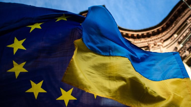 EU fordert von Kiew Kampf gegen Korruption und Einfluss von Oligarchen — RT DE
