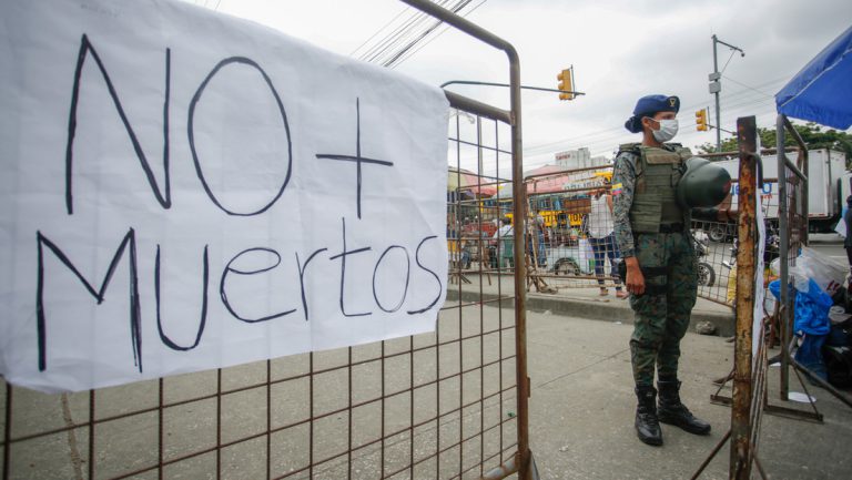 Mindestens 13 Tote und zwei Verletzte bei Gefängnisstreit in Ecuador — RT DE