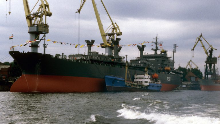 Russische Ölprodukte über Indien in die USA? Washington hat Fragen — RT DE