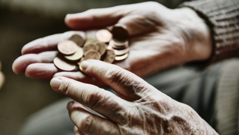 Gut ein Viertel der Rentner müssen mit weniger als 1.000 Euro netto auskommen — RT DE