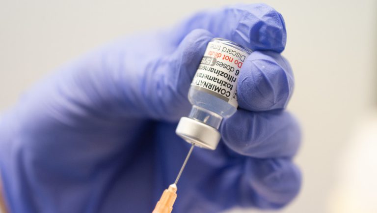 Wissenschaftler fordern Primärdaten zu Zulassungsstudien von Corona-Impfstoffen — RT DE
