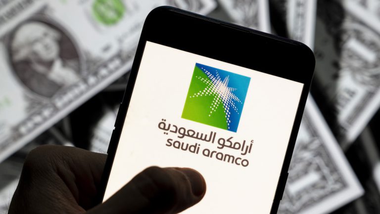 Saudi Aramco erhöht nach OPEC+-Förderkürzungen Ölpreise für die USA — RT DE