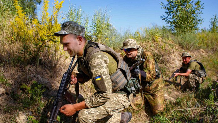 Rote Linien waren gestern – EU will Tausende ukrainische Soldaten ausbilden — RT DE