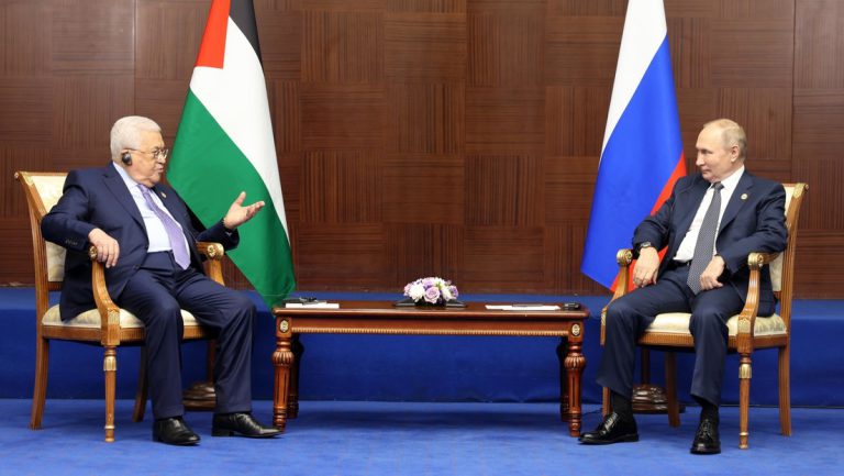 „Vertrauen USA nicht“ – Palästinensicher Präsident Abbas trifft sich mit Wladimir Putin — RT DE