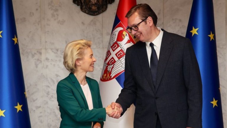 Die Europäische Union drängt Serbien auf „gemeinsame Werte“ — RT DE