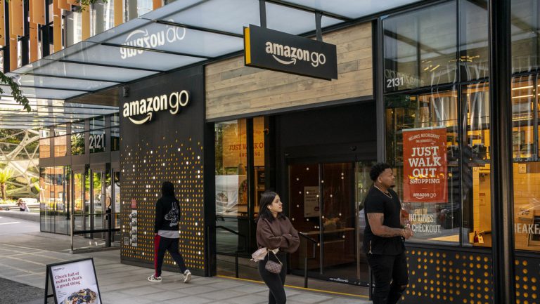 Amazon will offenbar Tausende von Mitarbeitern entlassen — RT DE