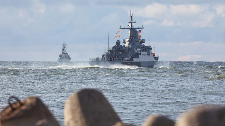Russische Ostseeflotte kündigt dutzende Großmanöver im Gebiet Kaliningrad an — RT DE
