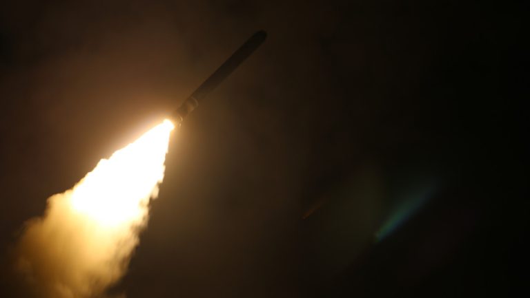 Raketenangriffe auf US-Stützpunkt im Nordosten Syriens — RT DE