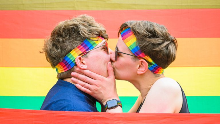 Senat billigt Recht auf gleichgeschlechtliche Ehe — RT DE