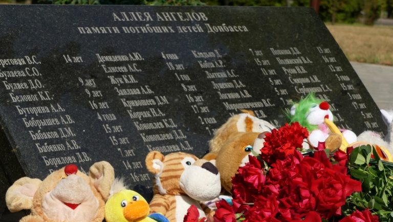 Wikipedia löscht Eintrag zum Mahnmal für getötete Kinder in Donezk — RT DE