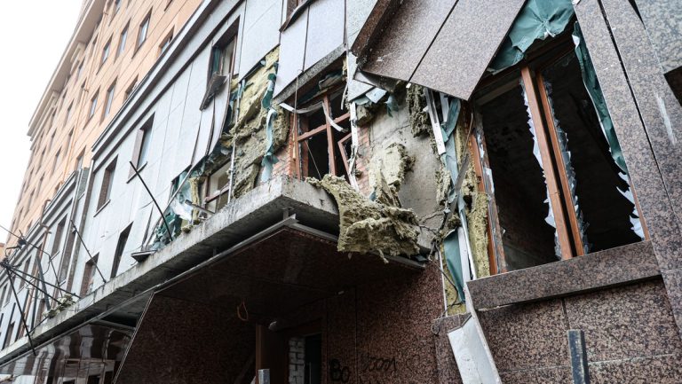 DVR meldet weiteren Beschuss von Donezk – Eine Frau verletzt — RT DE