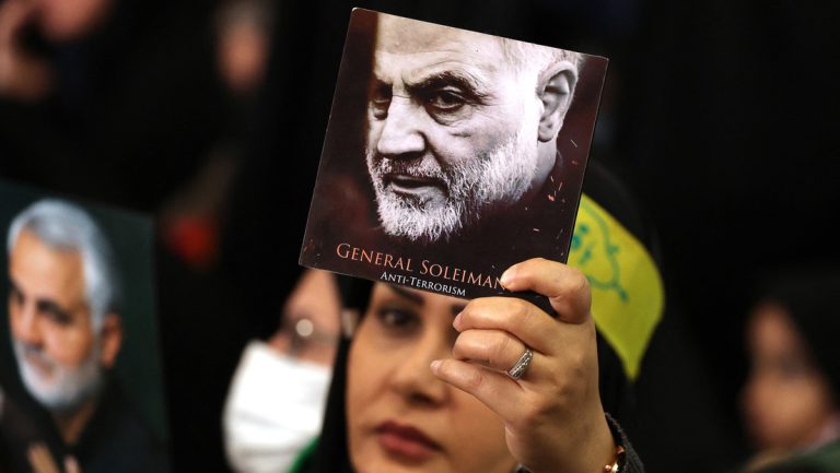 Irakische Justiz erlässt Haftbefehl gegen Trump — RT DE