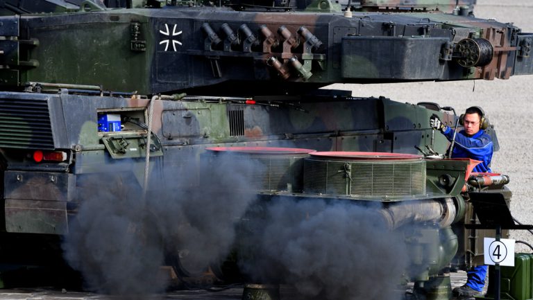 Mehrheit der Bürger und Friedensorganisationen gegen Panzer-Lieferungen — RT DE