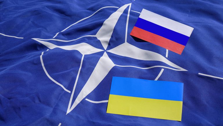 Die Welt fängt an, die NATO als Konfliktpartei in der Ukraine zu sehen — RT DE