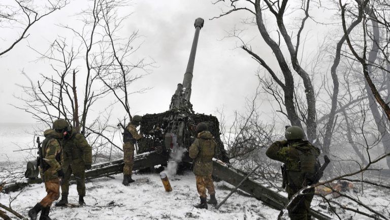 Ukraine verliert die dritte Säule der Verteidigung im Donbass — RT DE