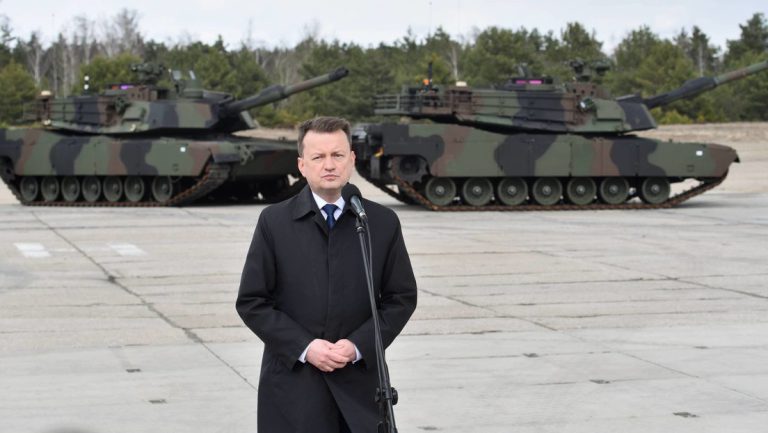 Nach Panzern und Haubitzen kauft Polen HIMARS für 10 Milliarden US-Dollar — RT DE