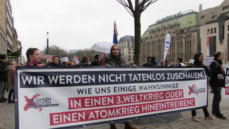 Neues Friedensbündnis in NRW – Protest vor Rheinmetall in Düsseldorf — RT DE