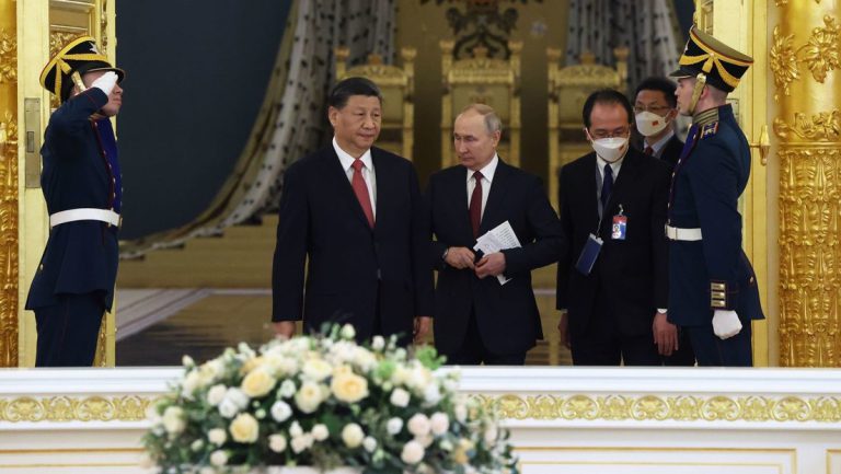 Wladimir Putin bezeichnet Gespräche mit Xi Jinping als erfolgreich — RT DE