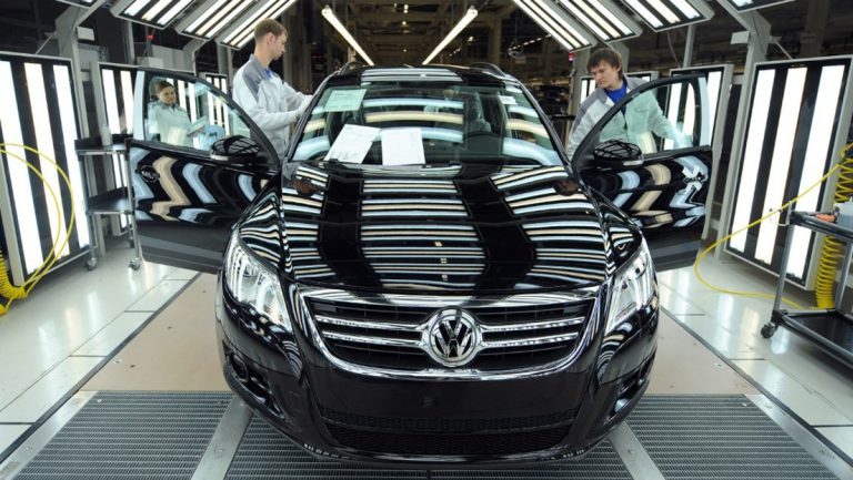 Volkswagen zieht sich komplett aus Russland zurück — RT DE