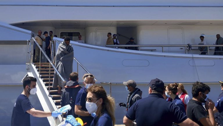 Mindestens 78 Flüchtlinge ertrinken bei Bootsunglück im Mittelmeer vor Griechenland — RT DE