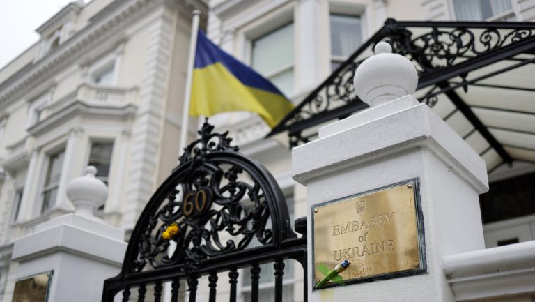 „Kommen Sie nach Moskau“ – Geheimdienst bietet ukrainischen Diplomaten Aufenthalt in Russland an — RT DE