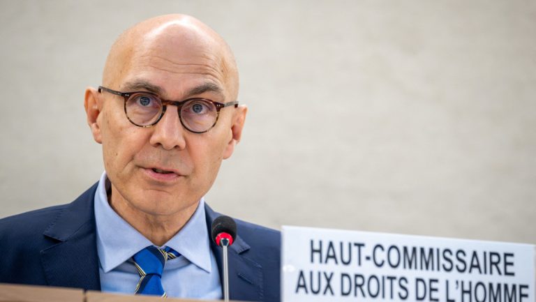 UN-Kommissar für Menschenrechte fordert Aufhebung der Sanktionen gegen Venezuela — RT DE