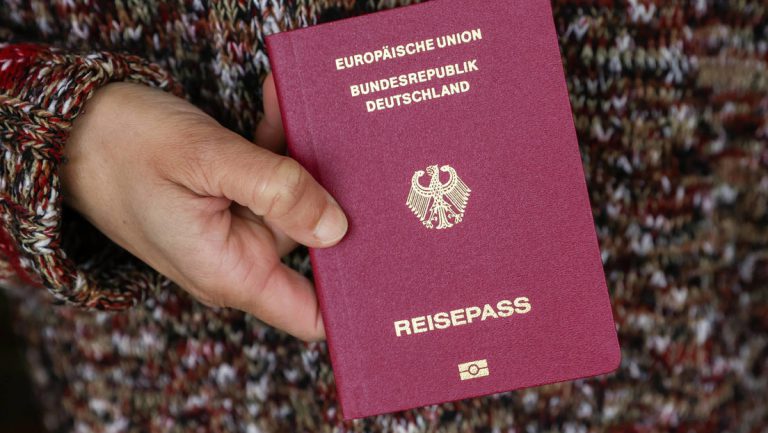 Die Ampel plant den Passentzug für „Extremisten“ — RT DE