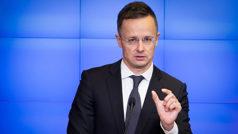 Ungarn sieht Verschlechterung der Bedingungen für Ukraine-Gespräche voraus — RT DE