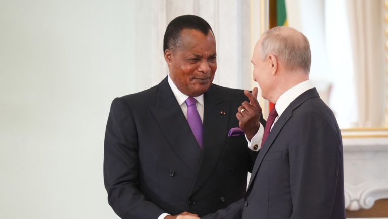 Wladimir Putin lobt die Ergebnisse des russisch-afrikanischen Gipfeltreffens — RT DE