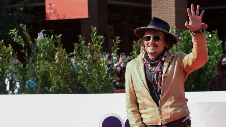 Johnny Depp kommt im November nach Russland — RT DE